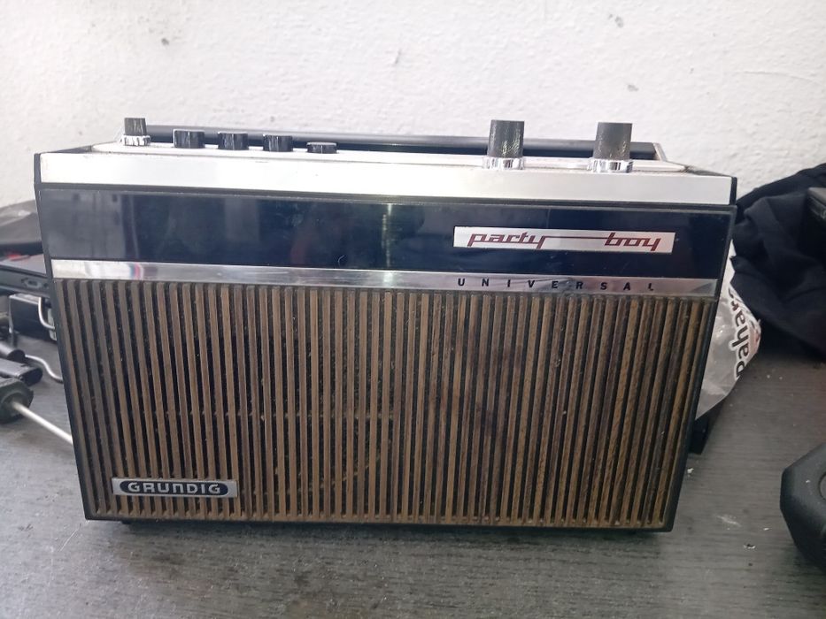Radio vintage  gruding party boy