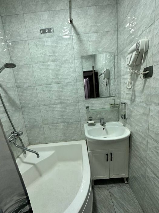 Чиланзар 2.  3комнатная с ремонтом.  Меб и тех.