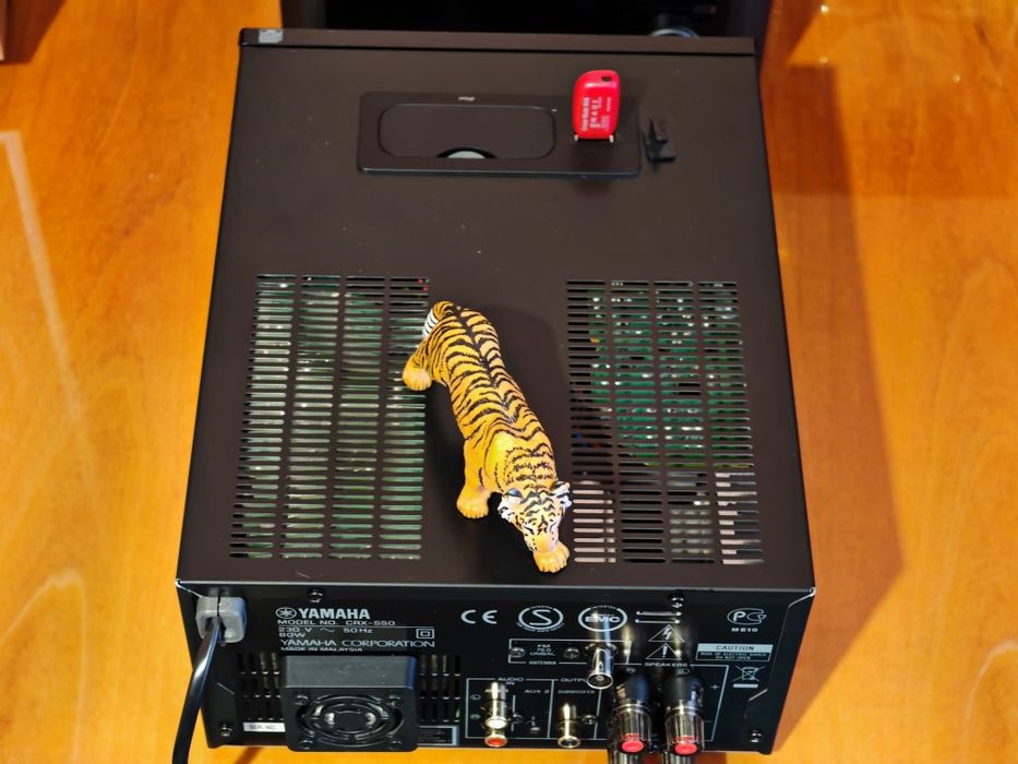 Yamaha CRX-550. Receiver cu cd, usb, radio RDS. Ca nou. Preț fix !