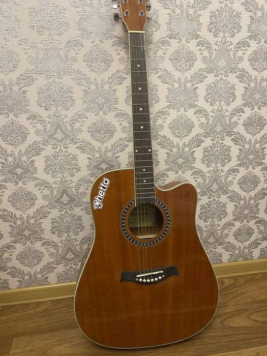 Продам гитару Adagio