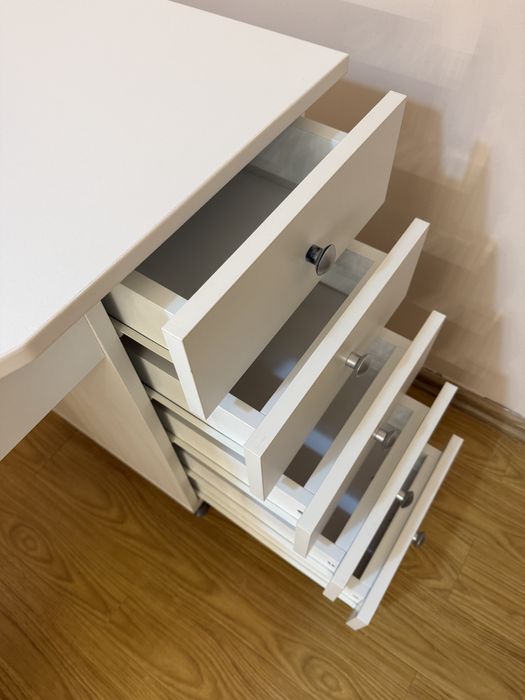 Masa profesionala pentru manichiura ProDust alb