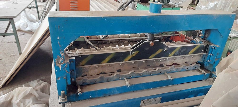 Профнастил станок сотилади.              Продаётся профнастиль станок.