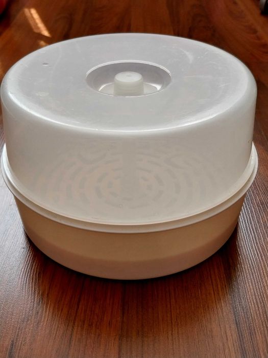 Шишета Medela и стерелизатор за микровълнова