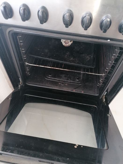 Vînd arăgaz inox 4 ochiuri