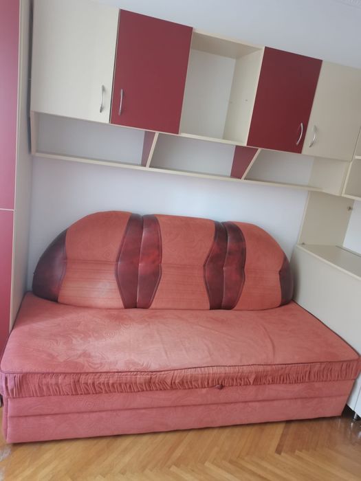 URGENT! Vand mobila set cu perdea, TV  si covoare!