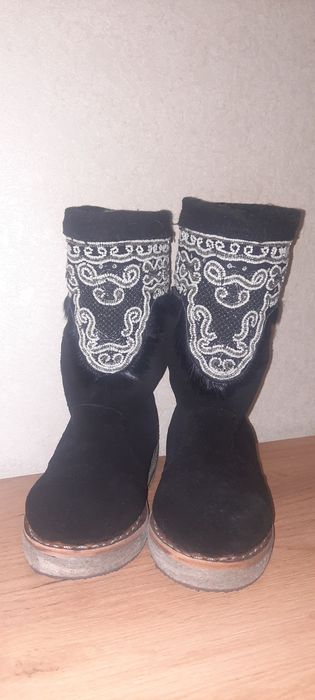 Продам якутские детские унты