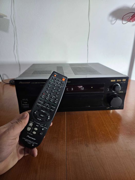Receiver Pioneer model: VSX-D710S. in stare perfecta + Telecomanda!