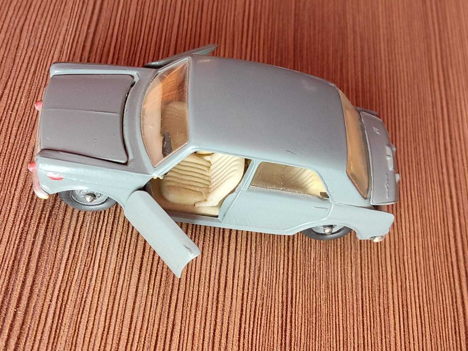 Innocenti Morris IM3 Модель 1:43 Коллекционная.