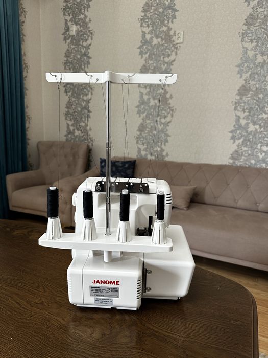 оверлок Janome samurai 1000