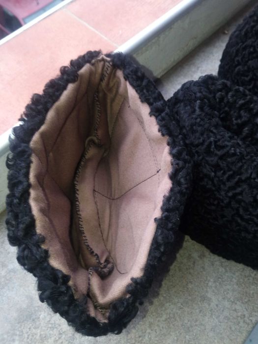 Астраганини калпаци от 100процента-естествена кожа