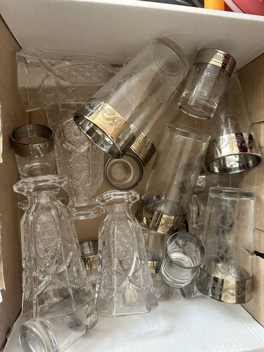Продам стаканы 13шт и рюмки