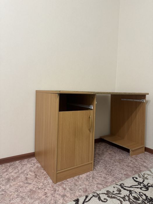Стол компьютерный