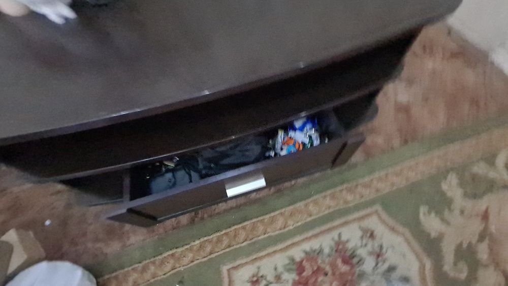 Продам тумбу под телевизор