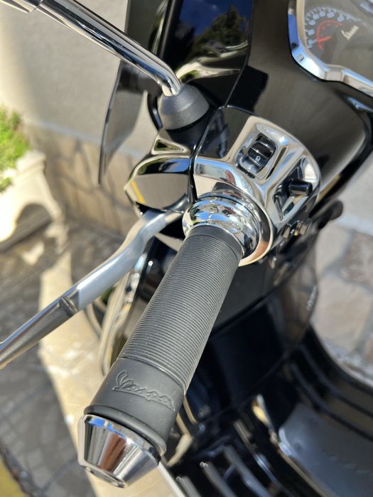 Скутер Vespa Super GTS 300