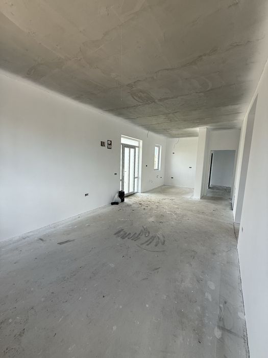 Casa de vanzare cu 4 camere direct de la proprietar