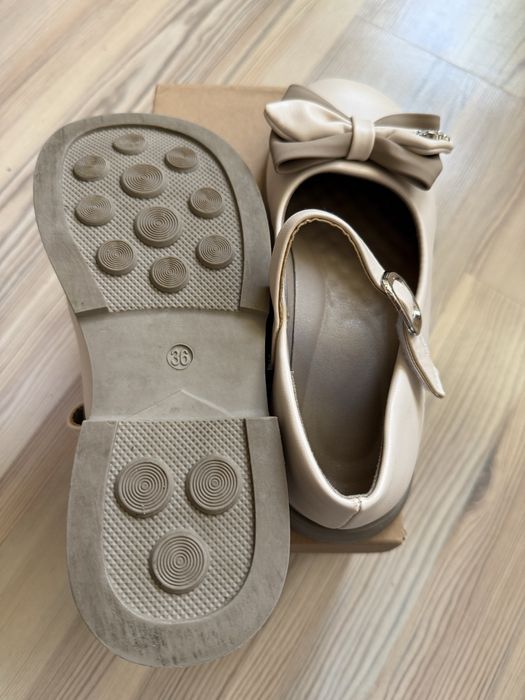 Обувки за момиченце 35