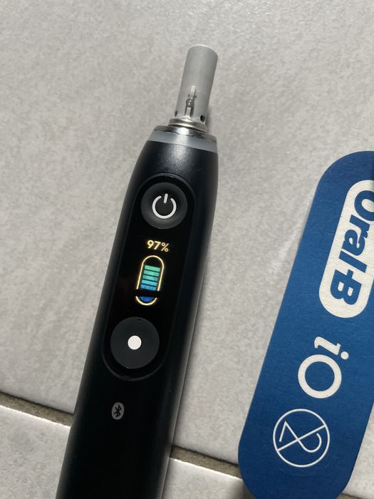Periuta oral-b iO 9