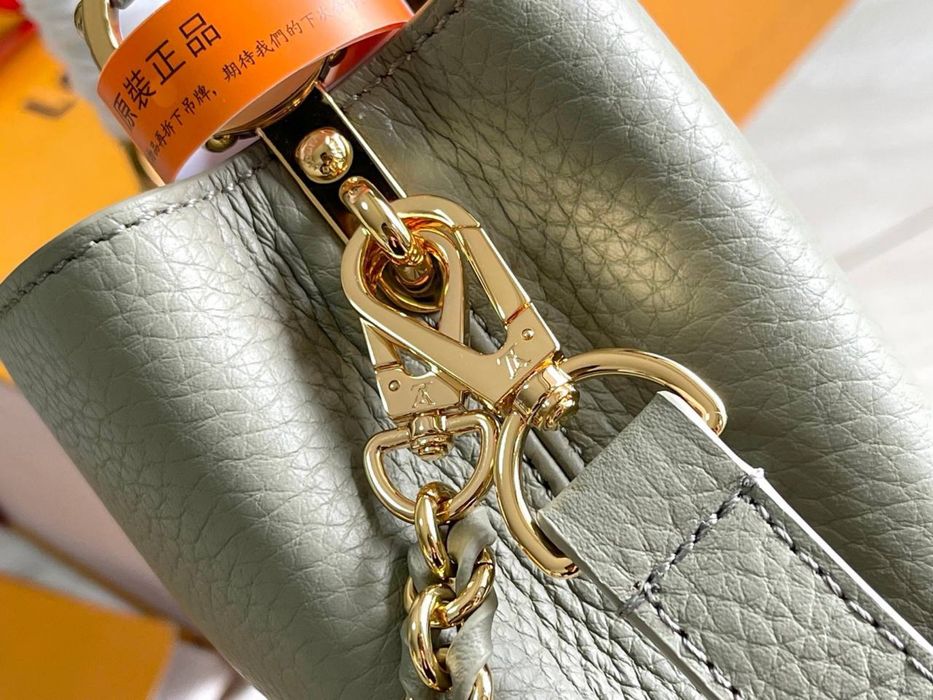 Geanta Louis Vuitton Capucines BB