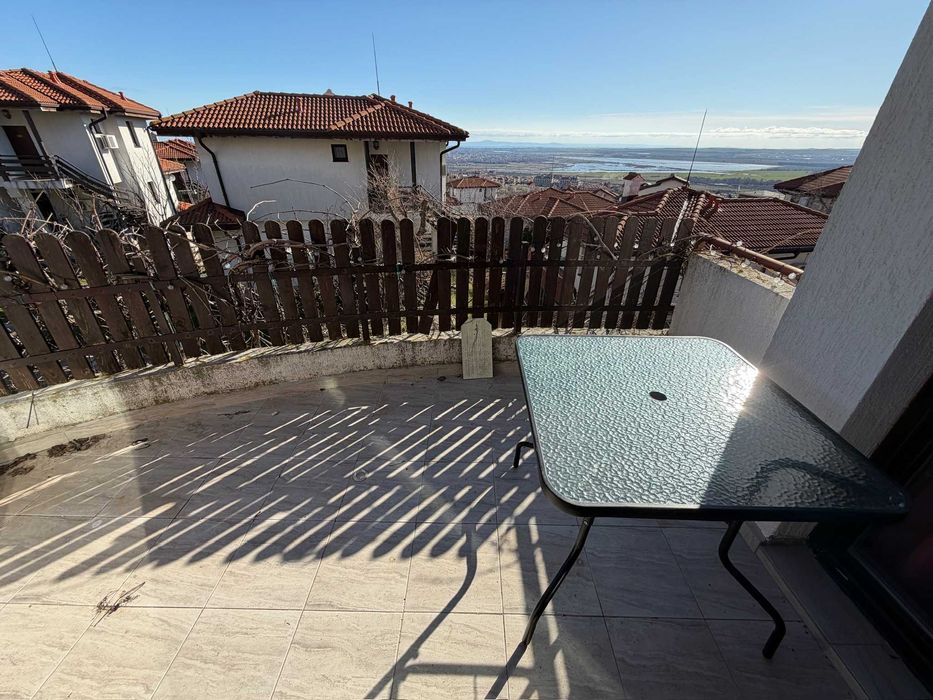 Обзаведен тристаен апартамент с гледка море в к-с „Bay View Villas“