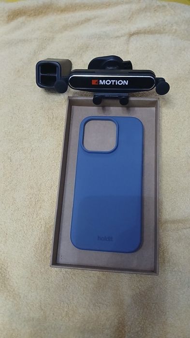 Нов holdit калъф за iPhone 16 Pro и стойка за телефон за 25