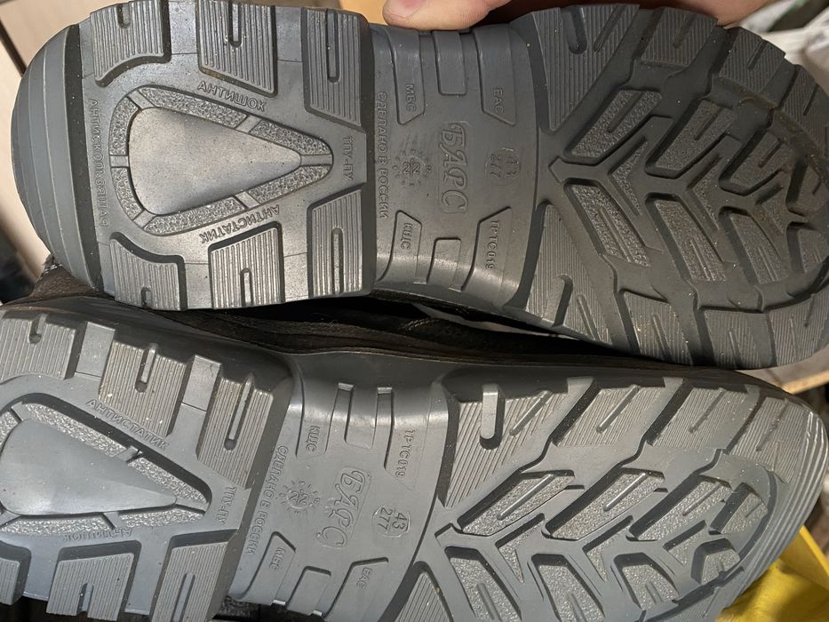 Продам рабочие сапоги с защитном наском