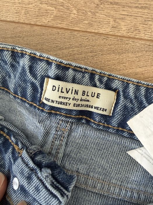 Джинсовая юбка с разрезом