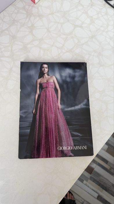 Списание vogue italia april 2022