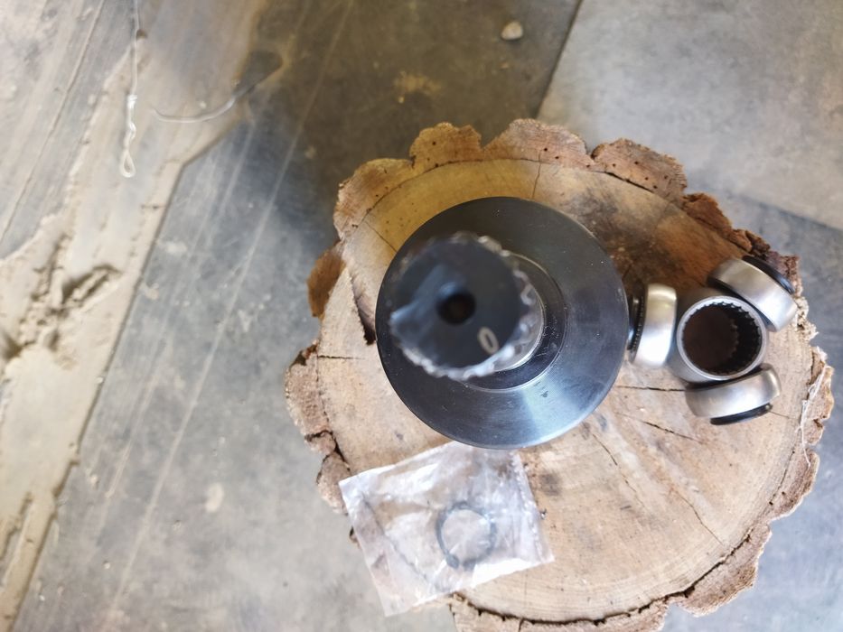 Продам внутренний левый шрус