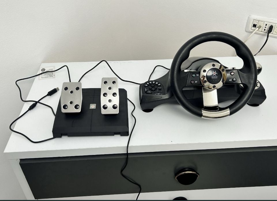 Set volan-pedale gaming