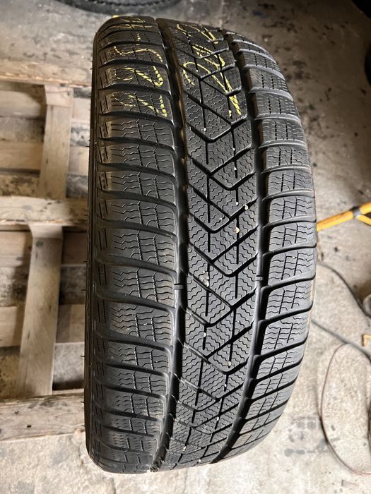 1 anvelopa iarna 225/40/19 , pirelli , 6.8 mm , dot 2020