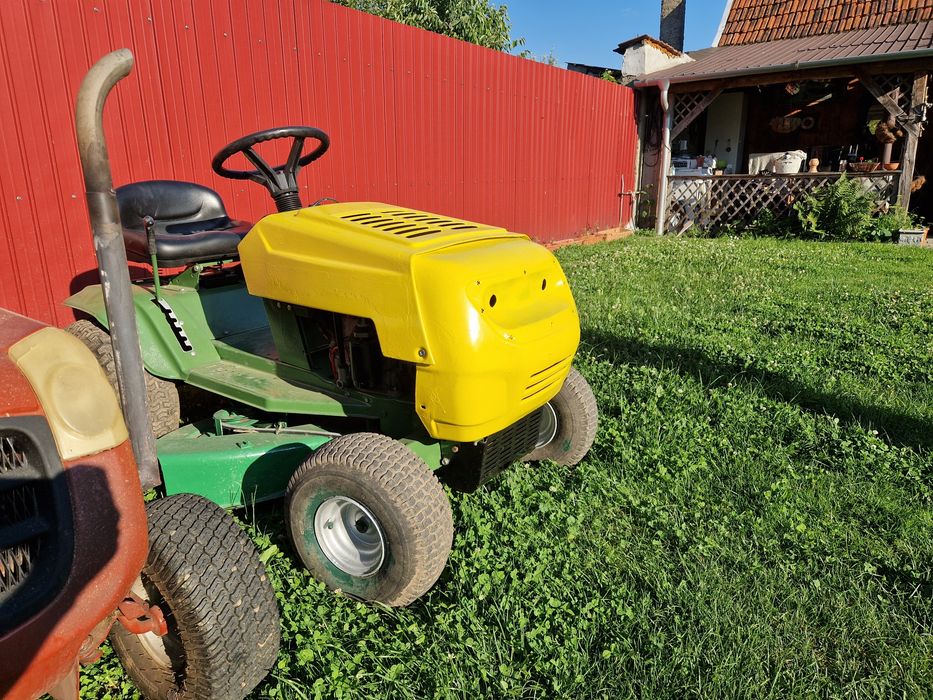 Vând tractoras Gazon/Iarbă