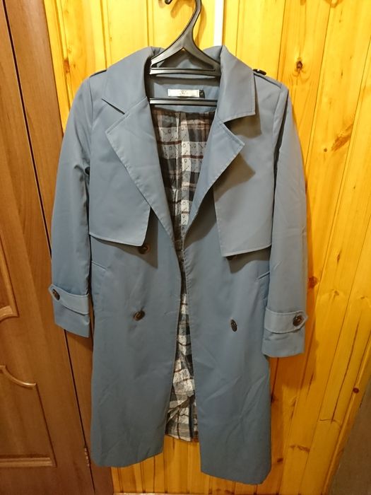 Продам верхнюю женскую одежду