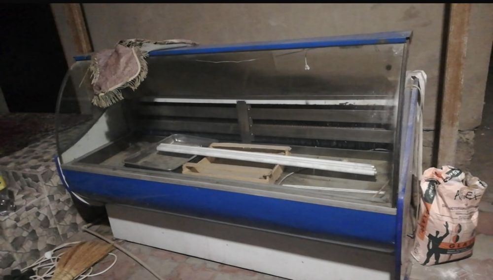 Витринный холодильник