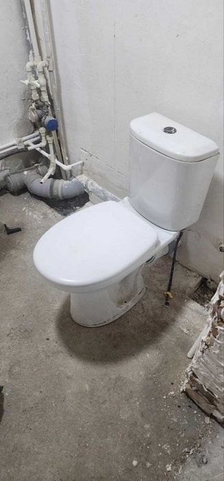 Унитаз в отличном состоянии.