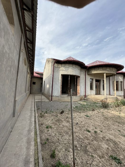 Сотилади уй тошкент кора сув 8х