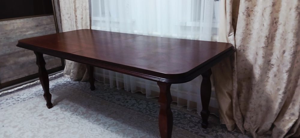 Продается стол 2×1м,удлиняется до 2,5м