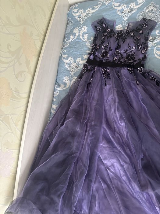 Продам вечерние платья