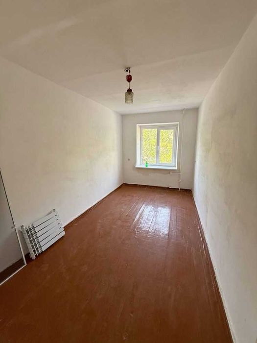 Октиябр, Весна магазин тепасида 2 хонали кв, 2-қаватда. 32500$