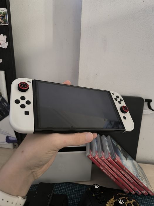Продаю Nintendo switch olet