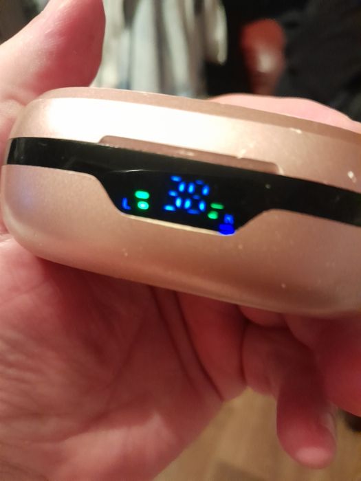 Apple слушалки различни