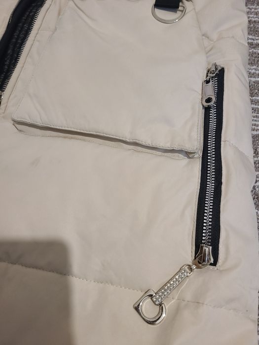 Куртка очень тёплая почти новая купленная за 650 000