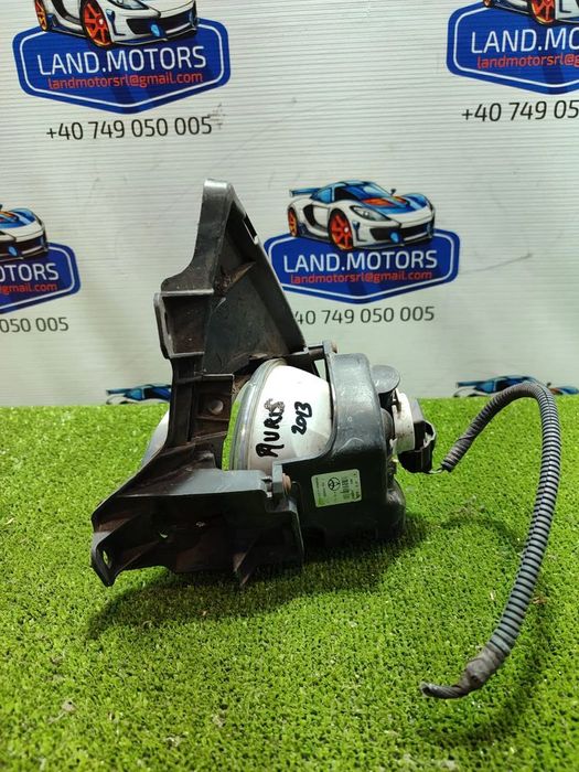 PROIECTOR CEATA FATA DREAPTA + PLASTIC TOYOTA AURIS HYBRID 2013 1.6 BENZINA COD OEM 90008490 / HATCHBACK 2012-2018