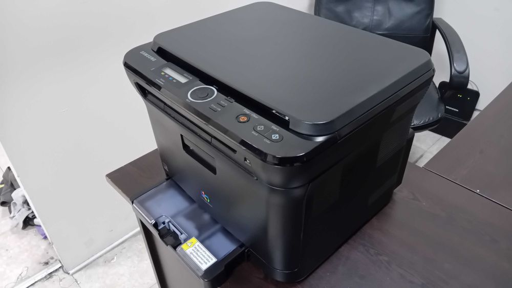 Като нов!!! Цветен лазерен принтер, скенер и копир Samsung CLX 3175