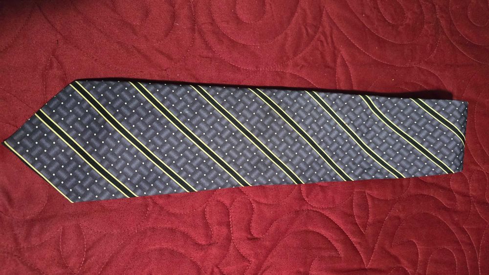 A Xiong - cravata barbati