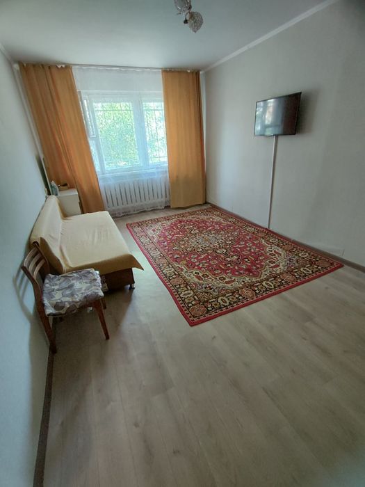 Продам 3 х комн . 9-19,  1 этаж.