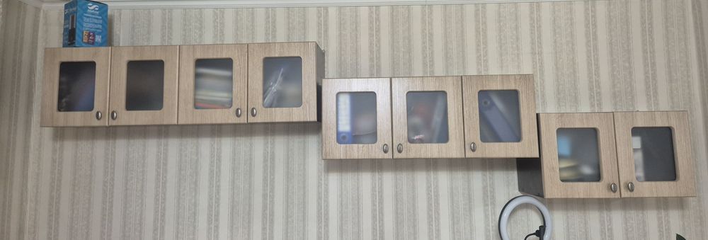 Продам диван тумбу полочки подвесные