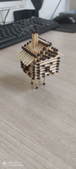 Домик из спичек,сделан без клея