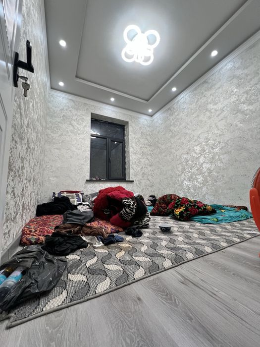 Продам дом Янгихает район удица чартак 3 уровня 240 квадратов