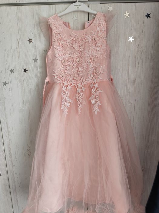 Продам нарядные детские платья