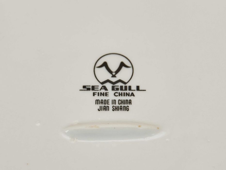 Набор посуды от сервиза.